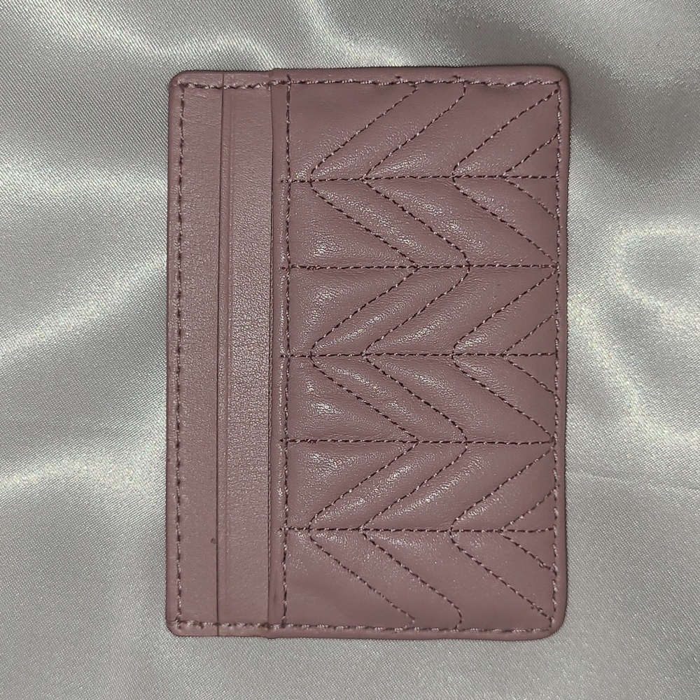 Coach Mauve Quilted Leather Card Holder with Silver Hardware 4.25×3 - Picture 2 of 5